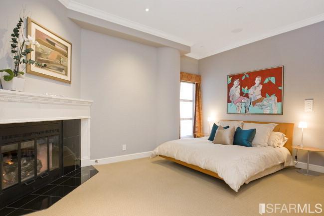 2139 Green, Unit E San Francisco, CA 94123 - Photo 13 of 18 Master bedroom