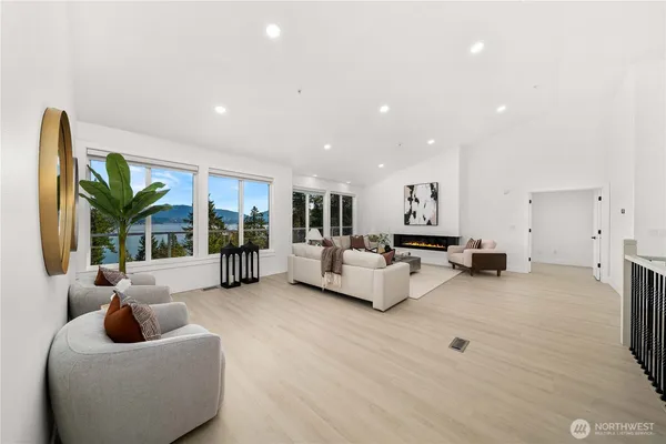 $2,750,000 | 17003 Southeast 14th Lane, Bellevue, WA 98008