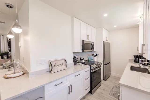 $5,970 | 6020 Midnight Pass Road, Unit 12, Sarasota, FL 34242