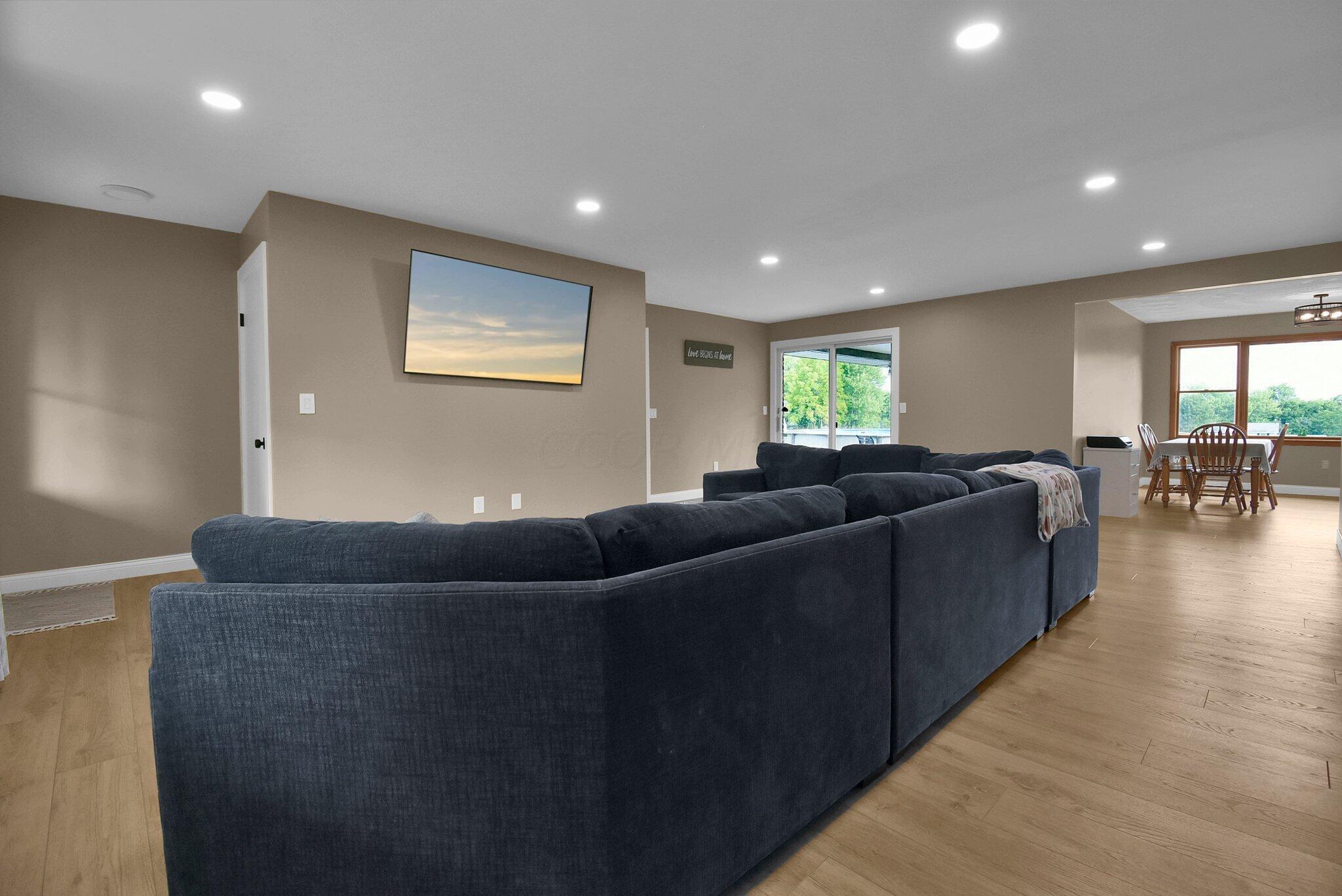 8-web-or-mls-1195-piper-rd