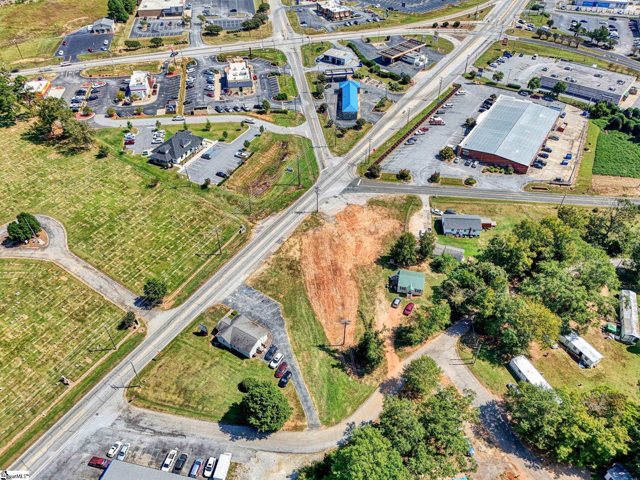 790 East Main Street Laurens, SC 29360 - Photo 2 of 25