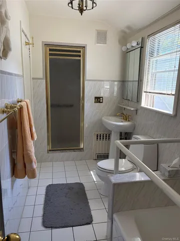 $1,948,888 | 53-34 Browvale Lane | Little Neck