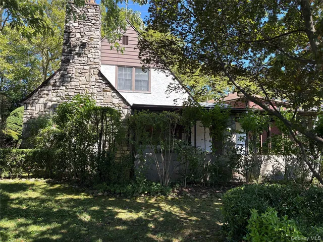 $1,948,888 | 53-34 Browvale Lane | Little Neck