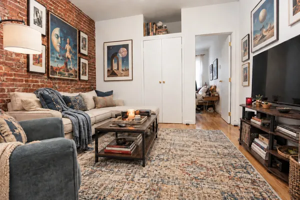 $4,200 | 349 West 45th Street, Unit 3FE | Hell's Kitchen