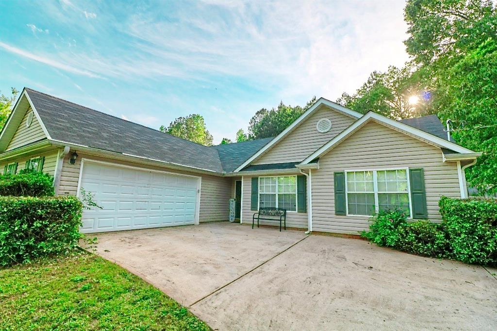 a view of backyard of house