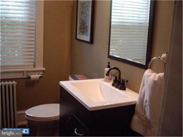 100 Arlington Road Paoli, PA 19301 - Photo 13 of 22 Half Bath