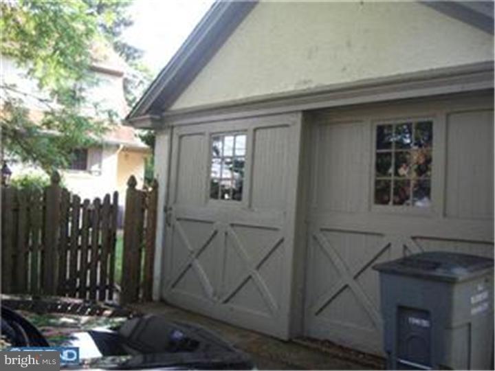 100 Arlington Road Paoli, PA 19301 - Photo 6 of 22 Garage