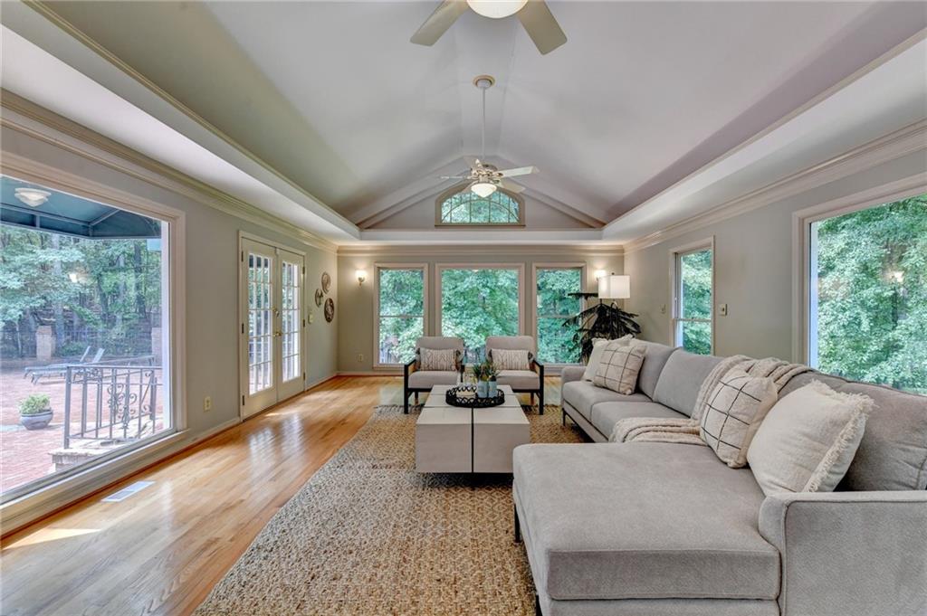 385 5 Acre Road Alpharetta, GA 30004 - Photo 11 of 37