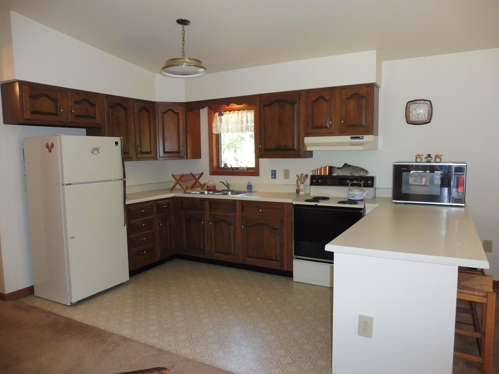 8 Blueberry Road Ashburnham, MA 01430 - Photo 4 of 19