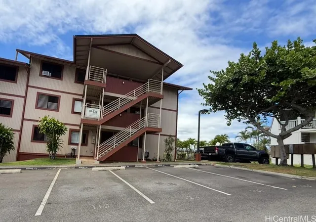 a view of parking area