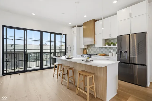 $828,150 | 531 East North Street, Indianapolis, IN 46204