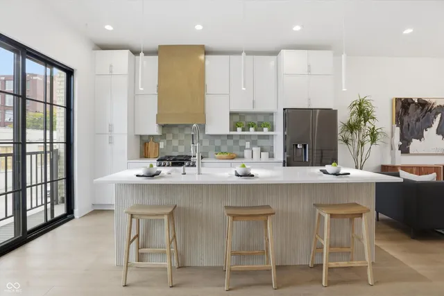 $828,150 | 531 East North Street, Indianapolis, IN 46204