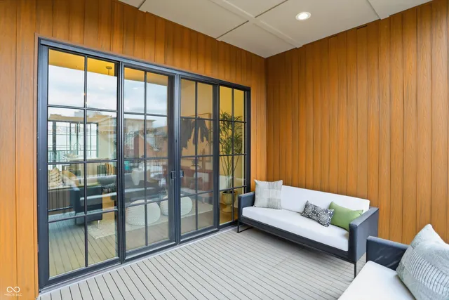 $828,150 | 531 East North Street, Indianapolis, IN 46204