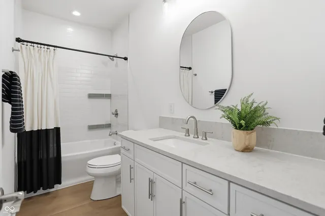 $828,150 | 531 East North Street, Indianapolis, IN 46204