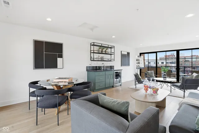 $828,150 | 531 East North Street, Indianapolis, IN 46204