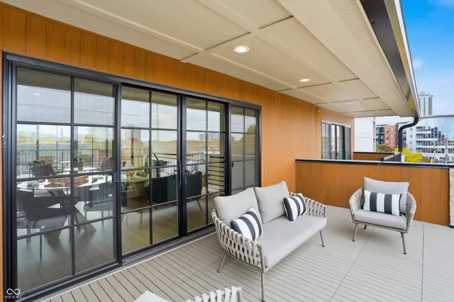 $828,150 | 531 East North Street, Indianapolis, IN 46204