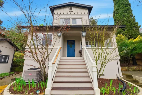 $979,000 | 225 Berna Avenue, Napa, CA 94559