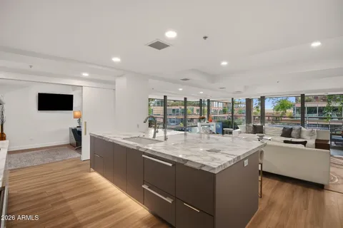 $1,695,000 | 7141 East Rancho Vista Drive, Unit 6008, Scottsdale, AZ 85251