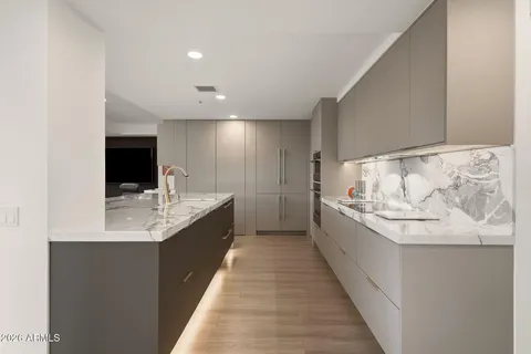 $1,695,000 | 7141 East Rancho Vista Drive, Unit 6008, Scottsdale, AZ 85251