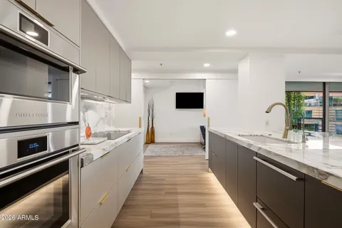 $1,695,000 | 7141 East Rancho Vista Drive, Unit 6008, Scottsdale, AZ 85251
