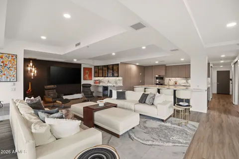 $1,695,000 | 7141 East Rancho Vista Drive, Unit 6008, Scottsdale, AZ 85251