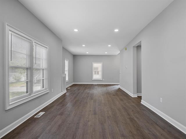 949 North Logan Street Gaffney, SC 29341 - Photo 8 of 16