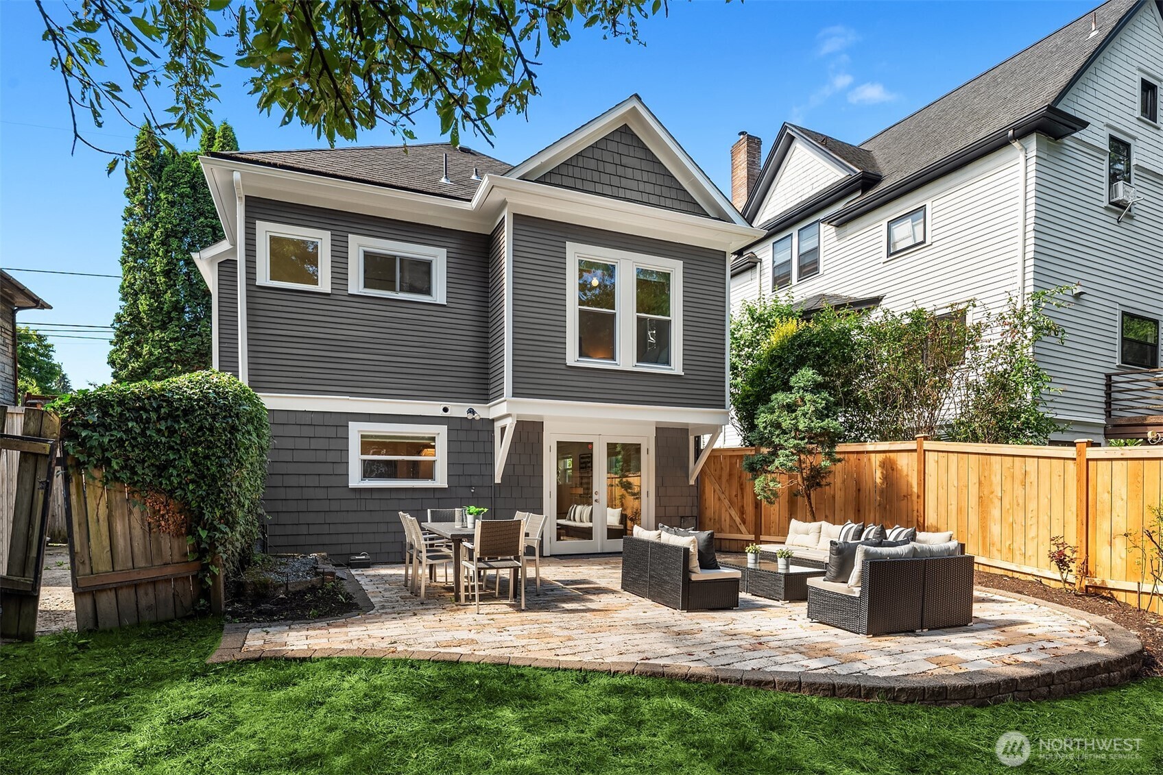 830 Northeast 59th Street Seattle, WA 98105 - Photo 26 of 35