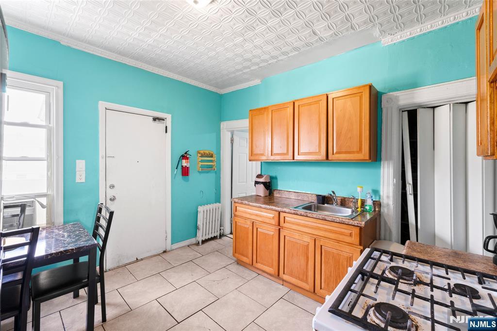 183 Walnut Street Paterson, NJ 07522 - Photo 20 of 40