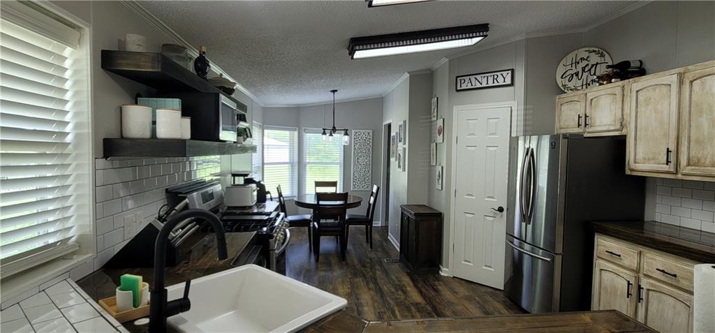 24761 Chiles Road Paola, KS 66071 - Photo 9 of 17