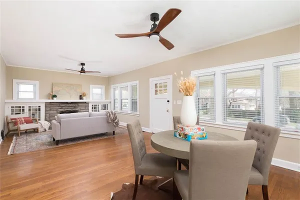 $350,000 | 6914 Metcalf Avenue, Overland Park, KS 66204