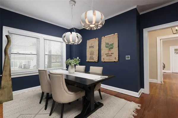 $350,000 | 6914 Metcalf Avenue, Overland Park, KS 66204