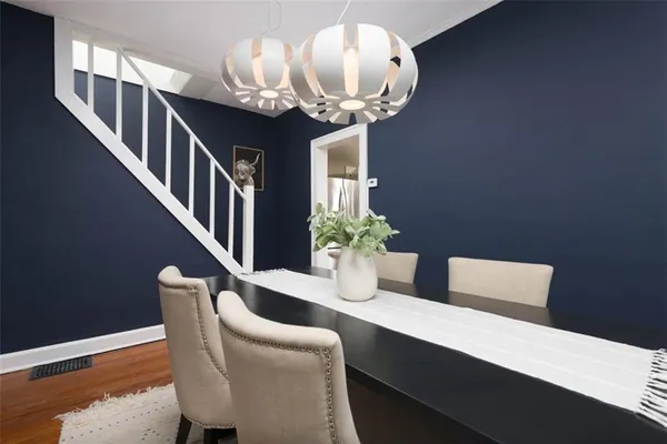 $350,000 | 6914 Metcalf Avenue, Overland Park, KS 66204