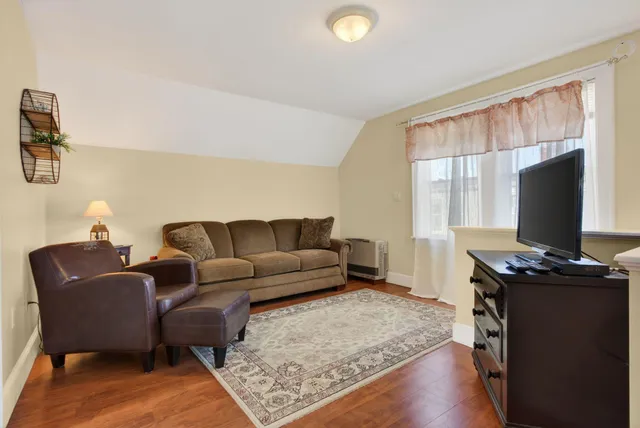 $849,000 | 62 Ocean Avenue, Portland, ME 04103