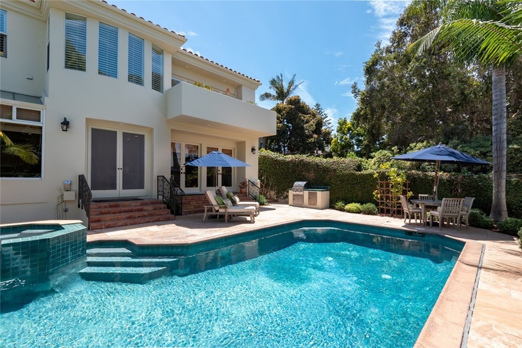 1613 5th Street Manhattan Beach, CA 90266 - Photo 4 of 30 salt water pool and spa