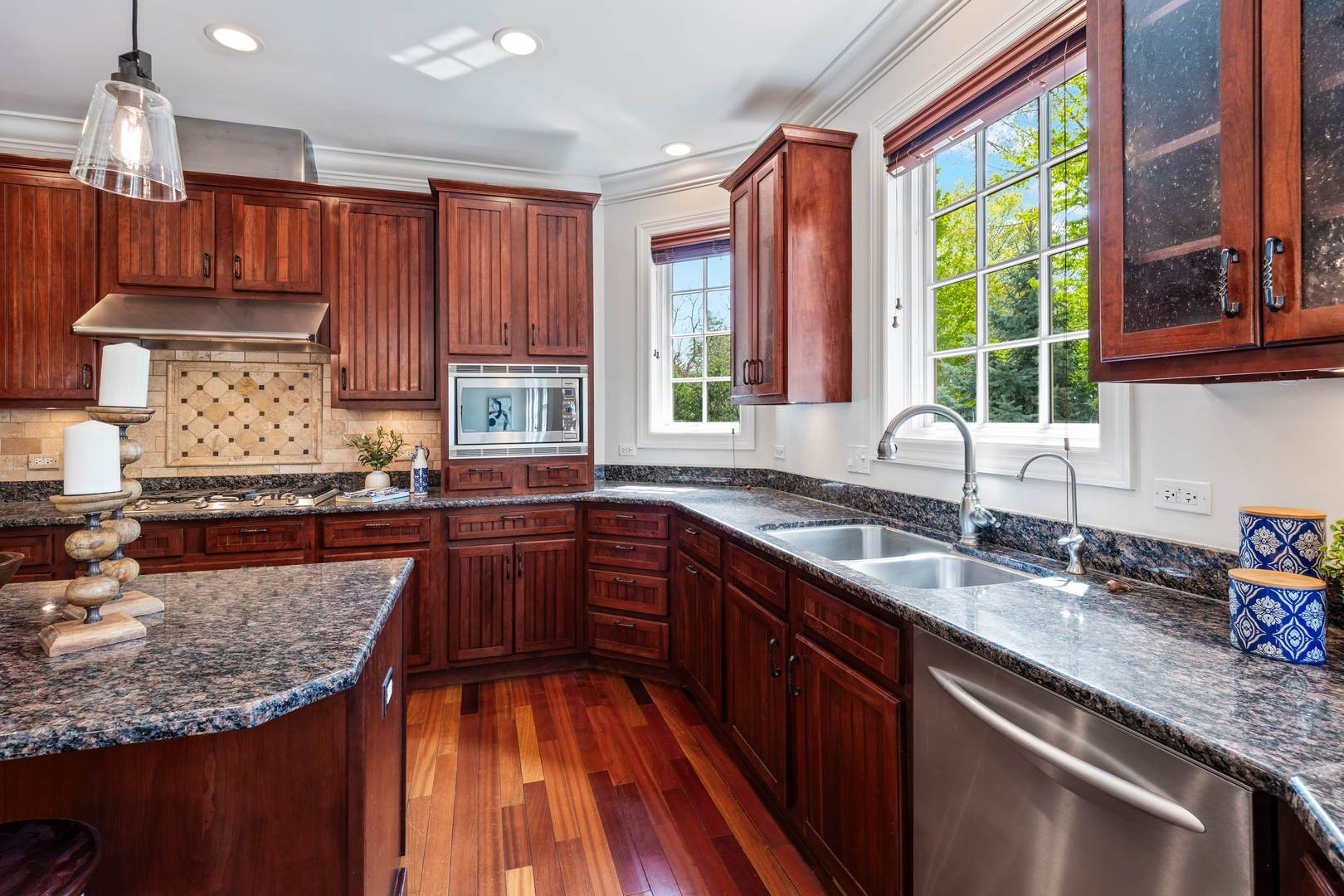 119 West Roslyn Road Barrington, IL 60010 - Photo 12 of 65