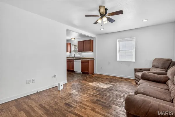 $165,000 | 615 Perry Street, De Soto, MO 63020