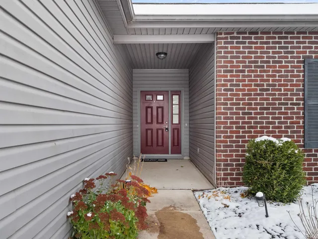 $249,900 | 11015 Yalumba Pass, Roanoke, IN 46783