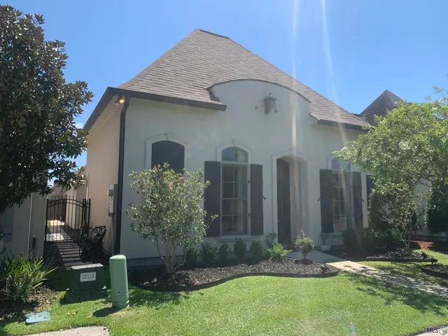 $2,600 | 14045 Wetherly Drive, Baton Rouge, LA 70810