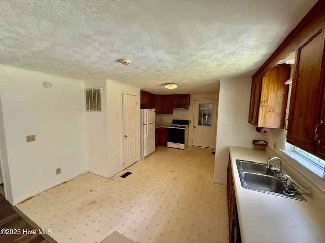 $250,000 | 195 Firetower Road, Beaufort, NC 28516