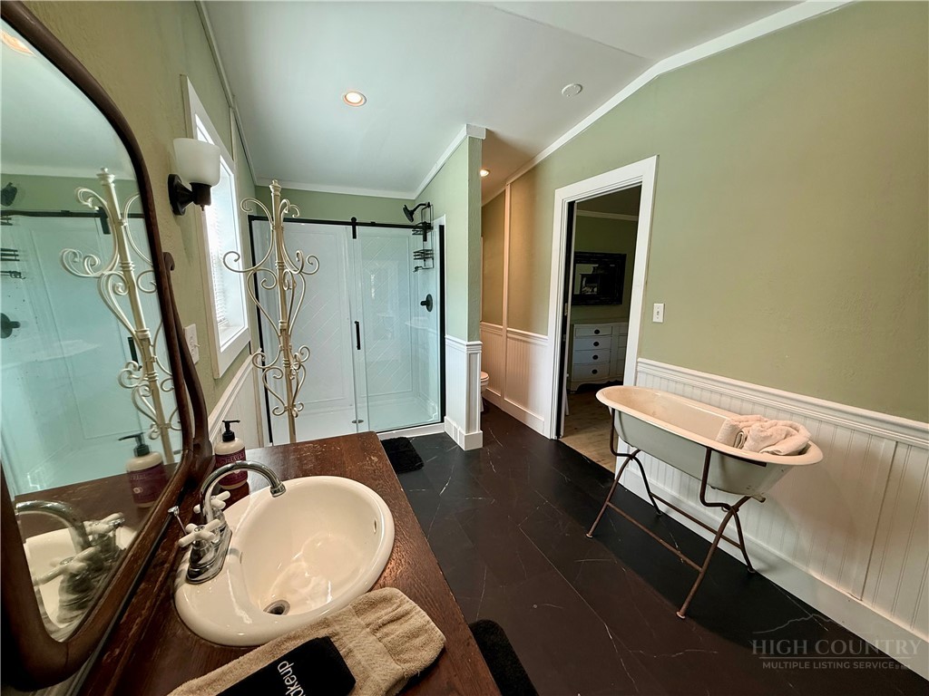 711 Modock Road Trade, TN 37691 - Photo 14 of 27 Gallery Image 14