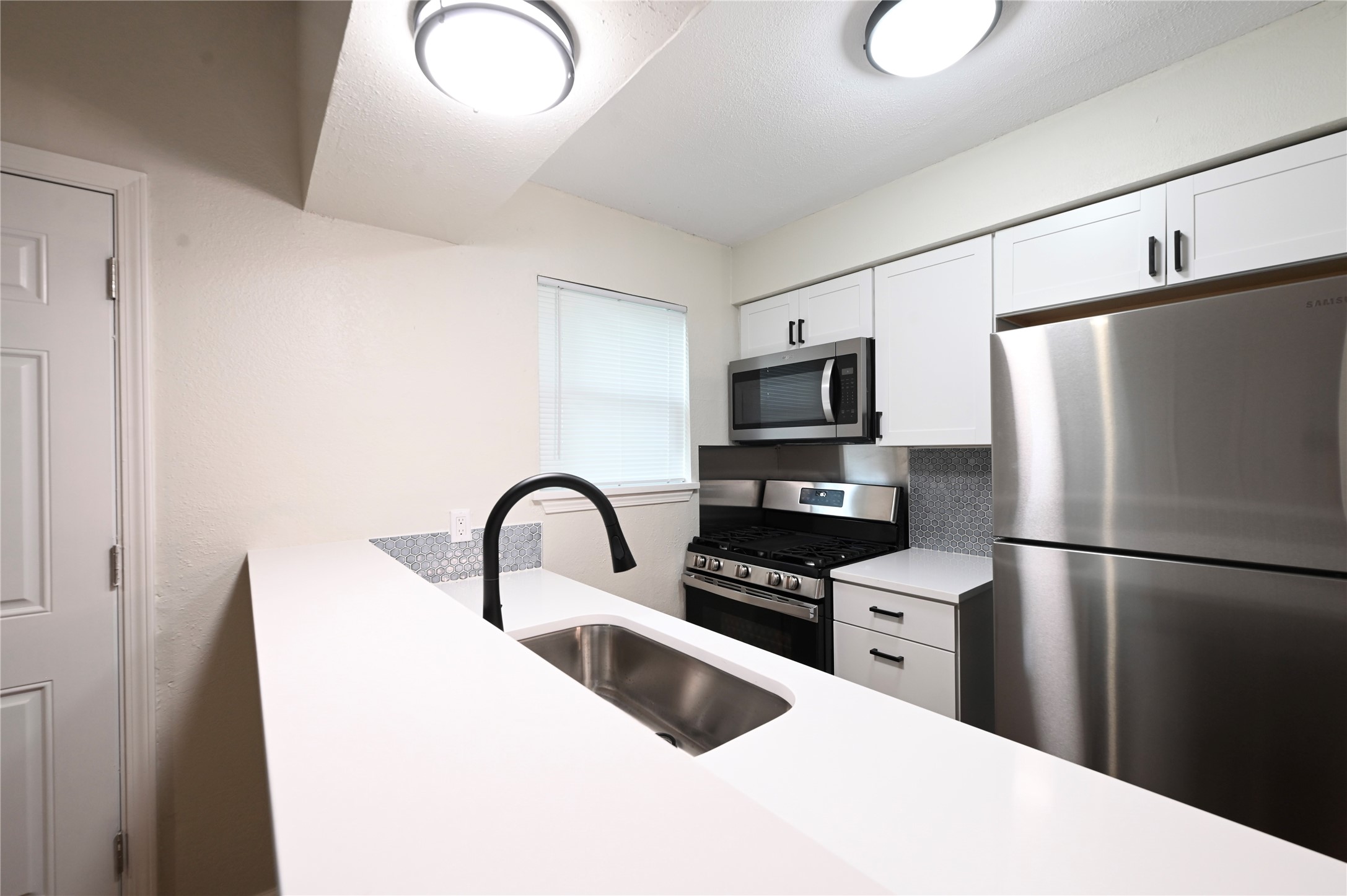5005 Table Top Trail, Unit A Austin, TX 78744 - Photo 6 of 14