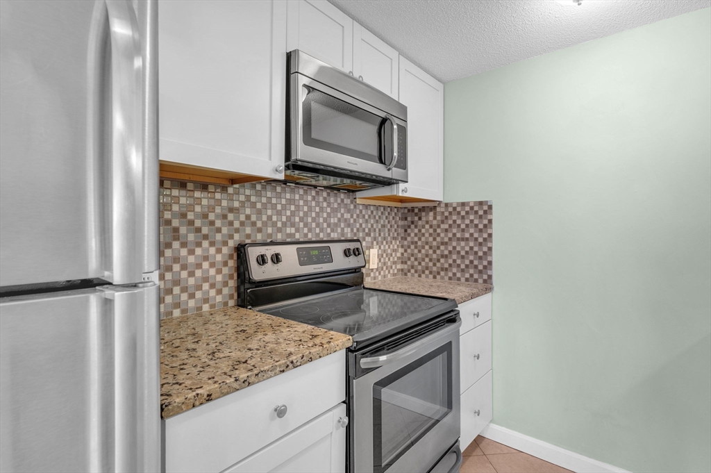 20 Rockland House Road, Unit 203 Hull, MA 02045 - Photo 13 of 34