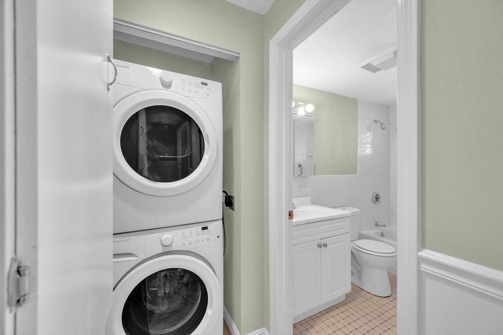 20 Rockland House Road, Unit 203 Hull, MA 02045 - Photo 17 of 34