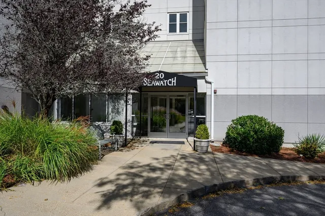 $495,000 | 20 Rockland House Road, Unit 203, Hull, MA 02045