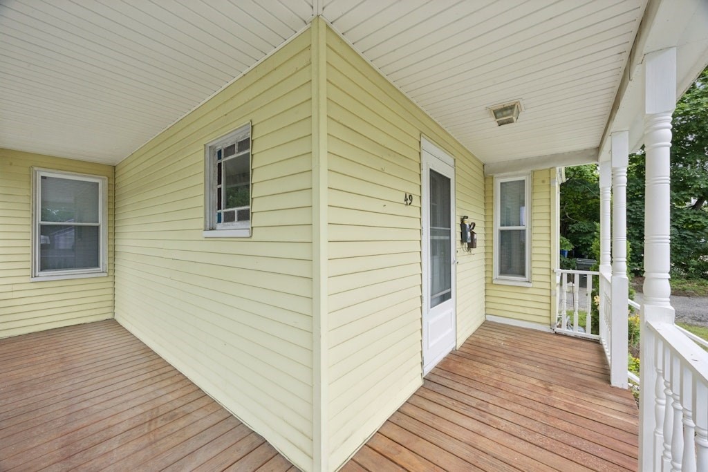 49 Felton Street Hudson, MA 01749 - Photo 3 of 41