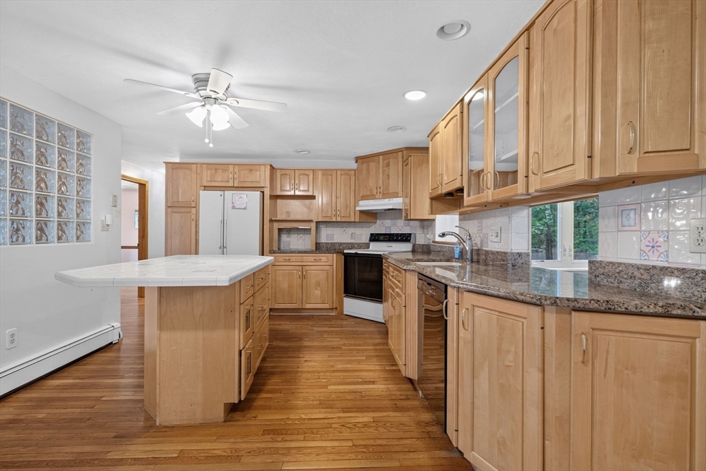 168 Groton Road Westford, MA 01886 - Photo 9 of 42