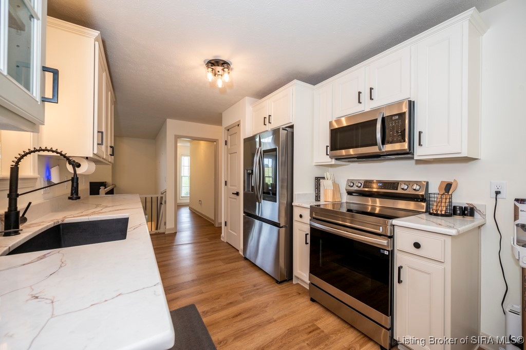 4697 Roberts Road Floyds Knobs, IN 47119 - Photo 14 of 69