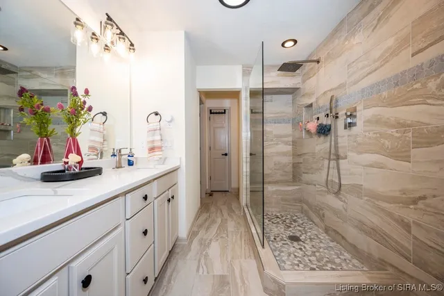 $599,000 | 4697 Roberts Road, Floyds Knobs, IN 47119