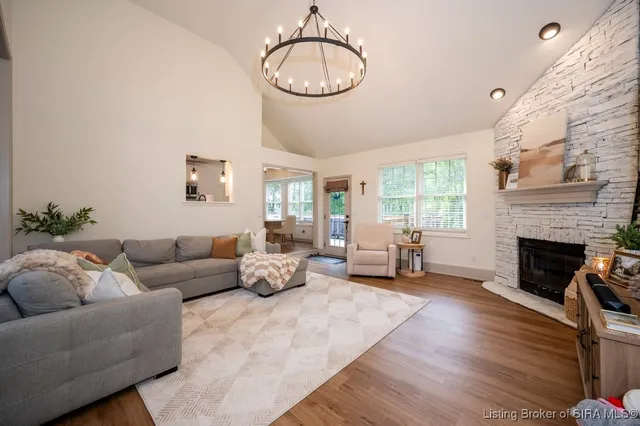 $599,000 | 4697 Roberts Road, Floyds Knobs, IN 47119