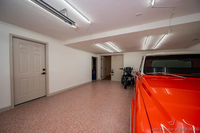 $599,000 | 4697 Roberts Road, Floyds Knobs, IN 47119